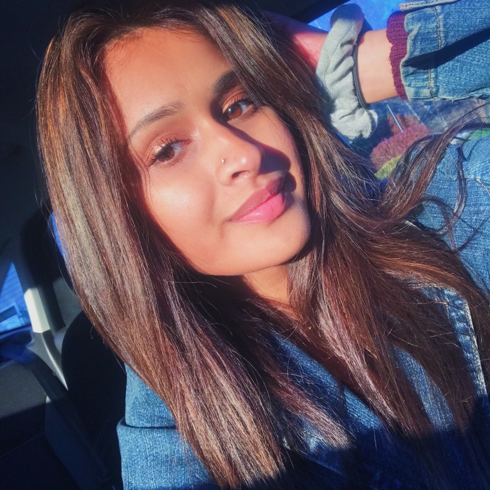 Meet your Posher, Laya